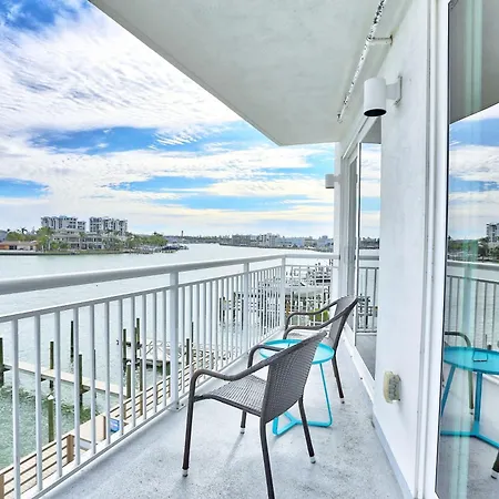 Villa Oceana 301 East